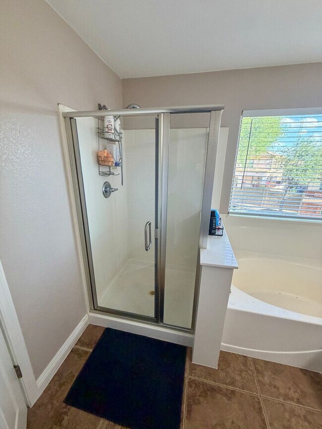 Building Photo - Spacious 6-bedroom, 2.5-bathroom home in Chandler, Welcome to the family friendly community of Su...