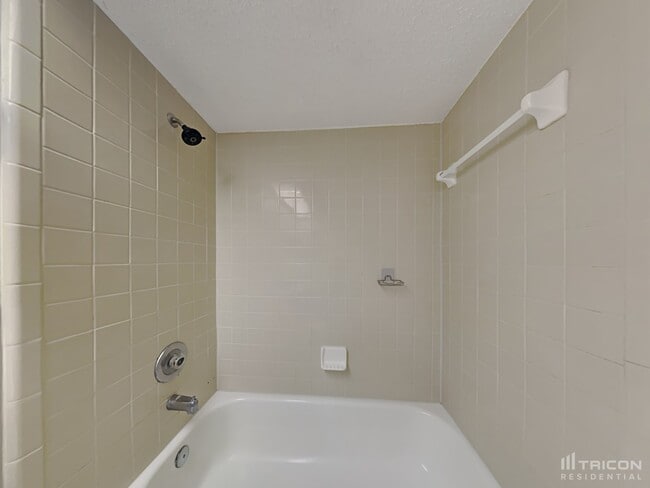 Building Photo - 7084 Swamp Flower Ln