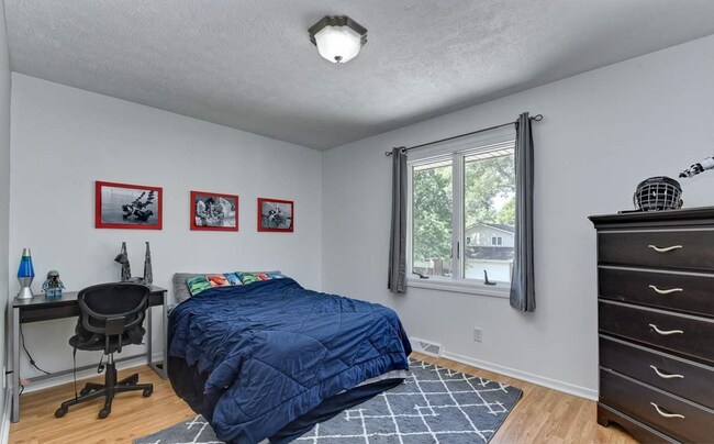 Building Photo - 4 Bedroom in Eldorado!!