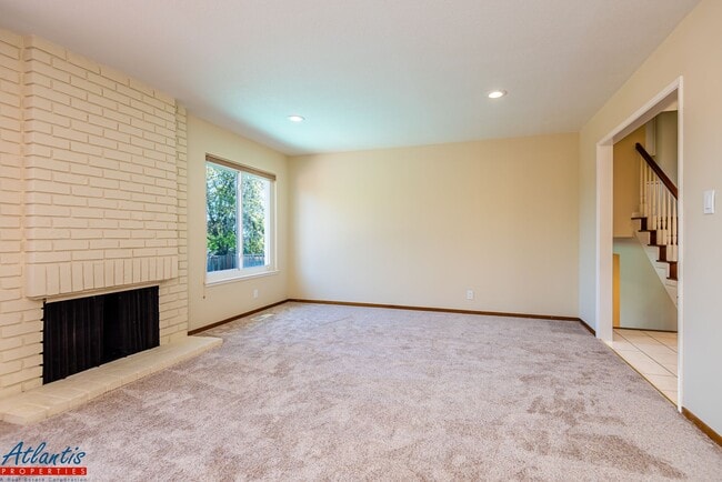 Building Photo - Beautiful Home | Remodeled Bathrooms | Cup...