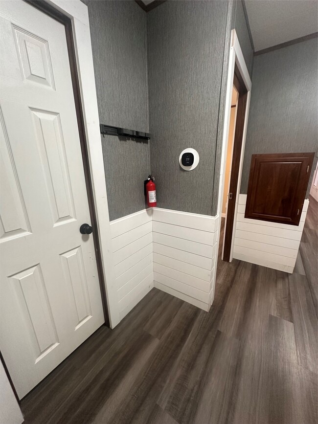 Building Photo - 14525 Oak Hill Ln