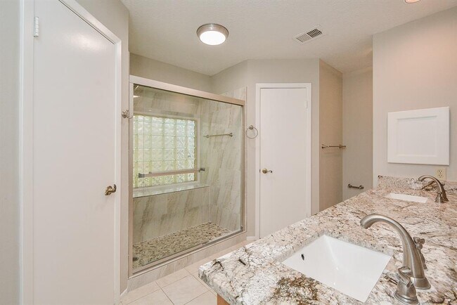 Building Photo - 2119 Landcircle Ct