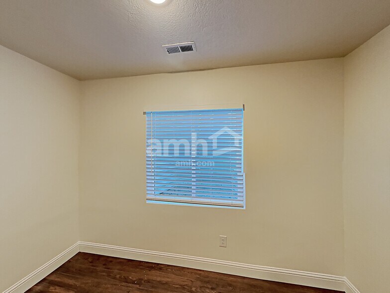 Building Photo - 1308 N 1980 E