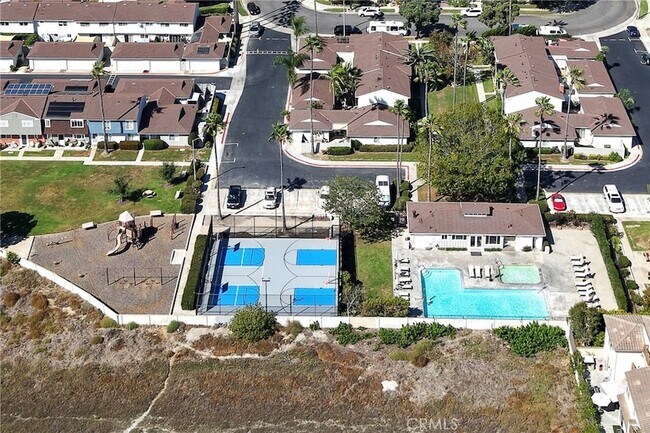 Building Photo - 8231 Deerfield Dr