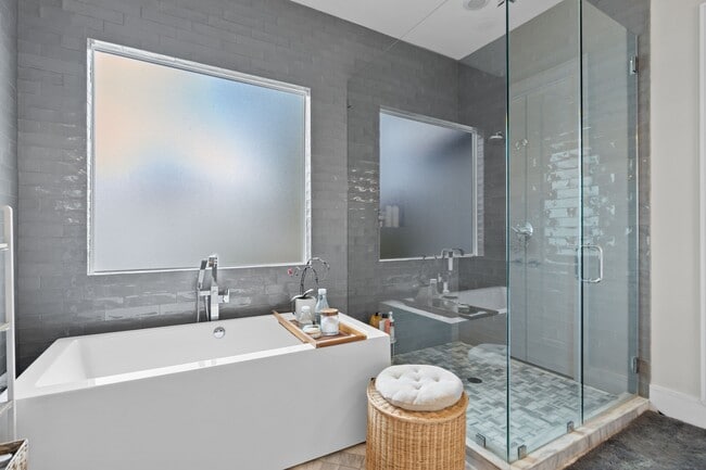 Building Photo - 2518 Southgate Blvd