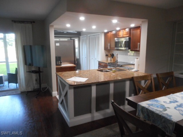 Building Photo - 7360 Glenmoor Ln