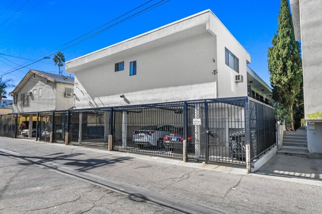 Building Photo - 514 N Hayworth