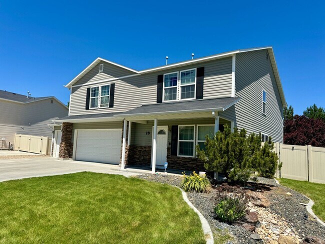 Building Photo - Coming Soon: Spacious 5-Bedroom Home with 3-Car Garage in Nampa