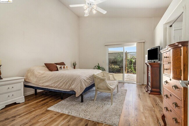 Building Photo - 1522 Coventry Dr