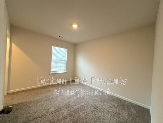 Building Photo - 1603 Blue Velvet Ln