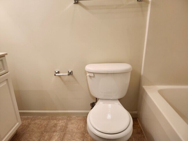 Building Photo - Harrisonburg Townhouse Available for Rent, Spacious 3 BR, 2.5 Baths