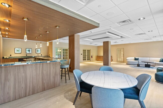 Building Photo - 4900 N Ocean Blvd