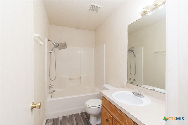 Building Photo - 4408 Deek Dr