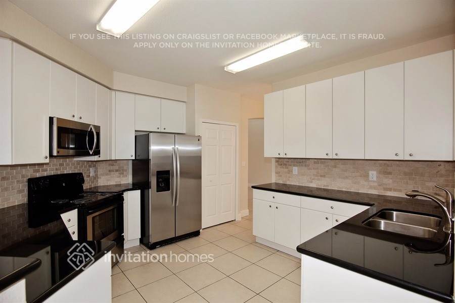 Building Photo - 12433 SW 122nd Ct