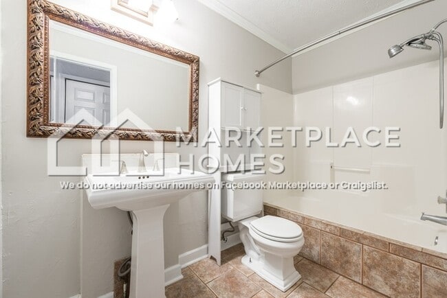 Building Photo - 2733 St Charles Ln NW