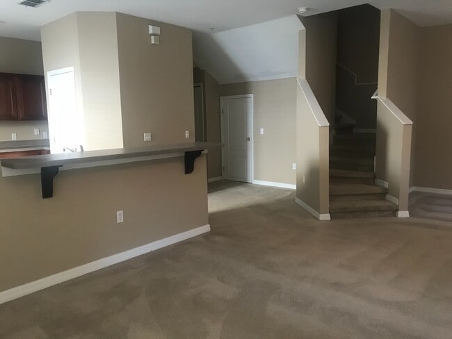 Building Photo - PENDING APPLICATION-MOVE IN SPECIAL- Beautiful 3/2.5 Harmony Condo.