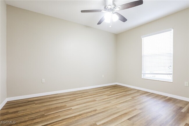 Building Photo - 1333 Roosevelt Dr