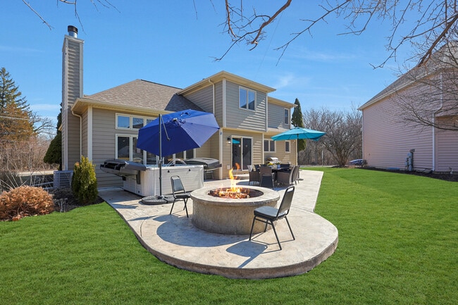 Building Photo - 2655 Molitor Rd