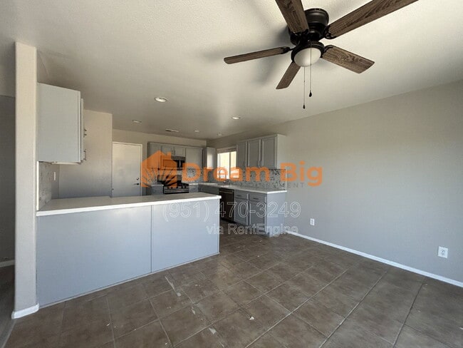 Building Photo - 3857 Akina Ave