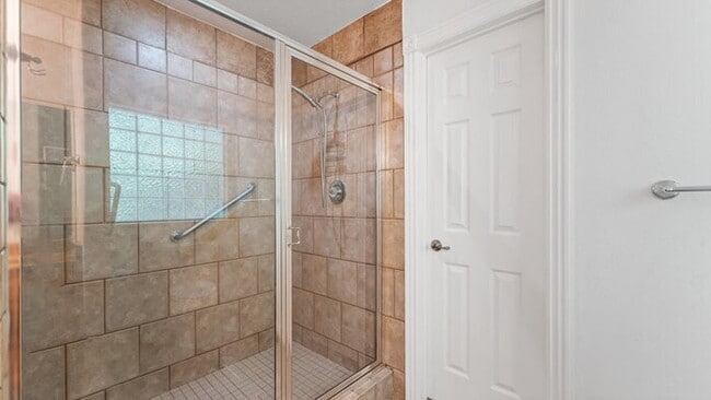 Building Photo - Serene Bella Vista Lakeside 4 bedroom