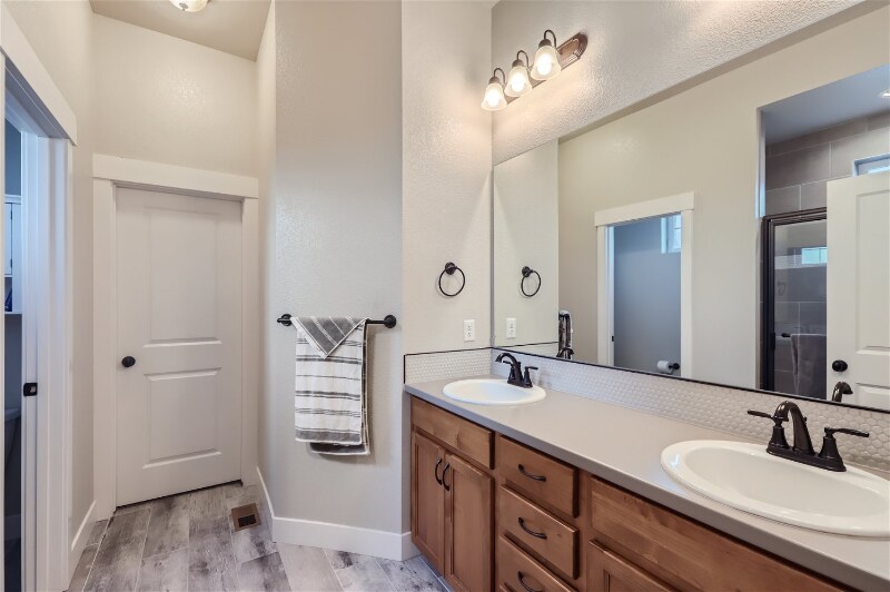 Building Photo - 6898 Autumn Leaf Dr