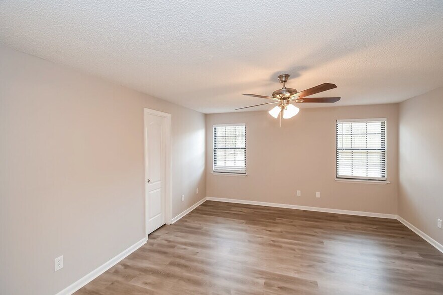 Building Photo - 11284 Southbury Pl