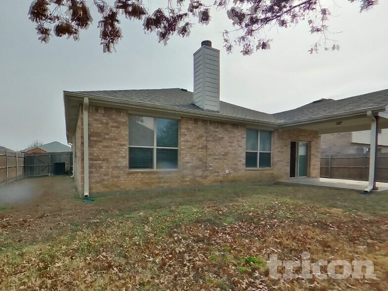 Building Photo - 2809 Thistlewood Dr