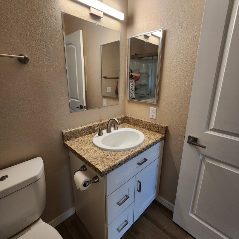 Building Photo - 608 S Pioneer