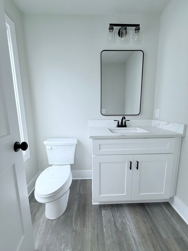 Building Photo - 2 Bedroom Single Family Home - Forsyth County