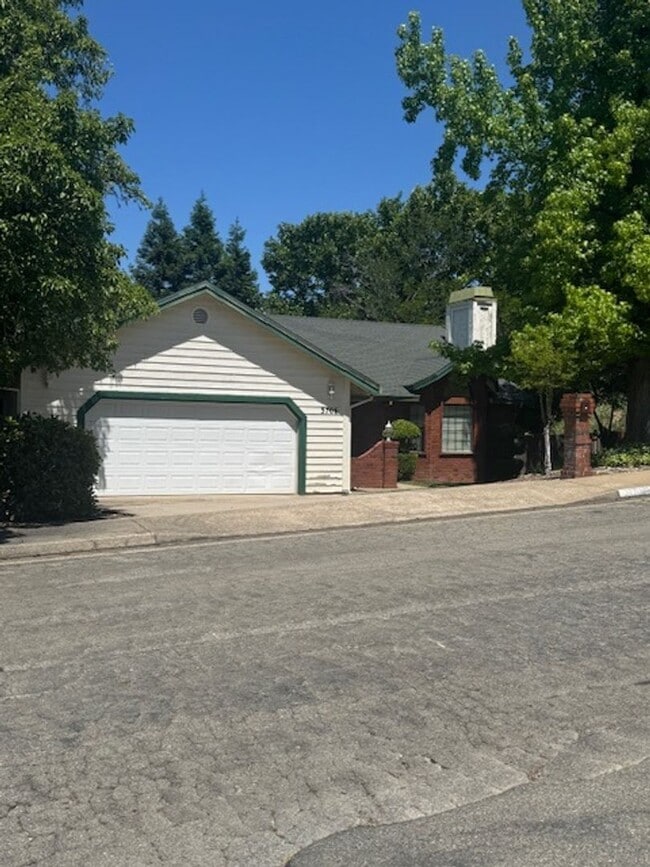 Building Photo - West Redding Home with Landscaping included