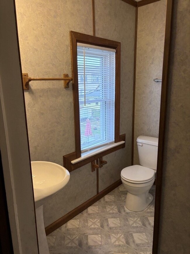 Building Photo - 3-Bedroom House on Corner Lot