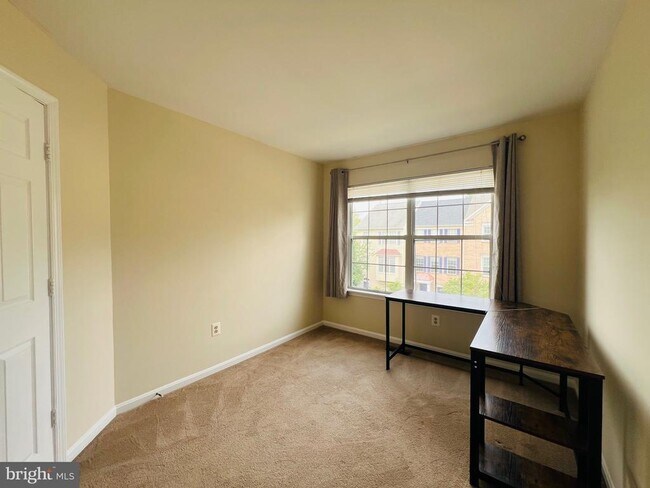 Building Photo - 6107 Asher Ct