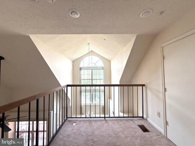 Building Photo - 10318 Westridge Dr