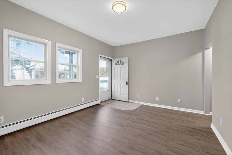 Building Photo - 1719 Madison Ave