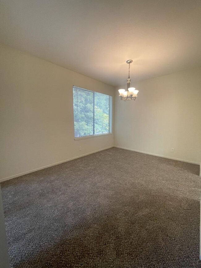 Building Photo - 3316 Brittan Ave