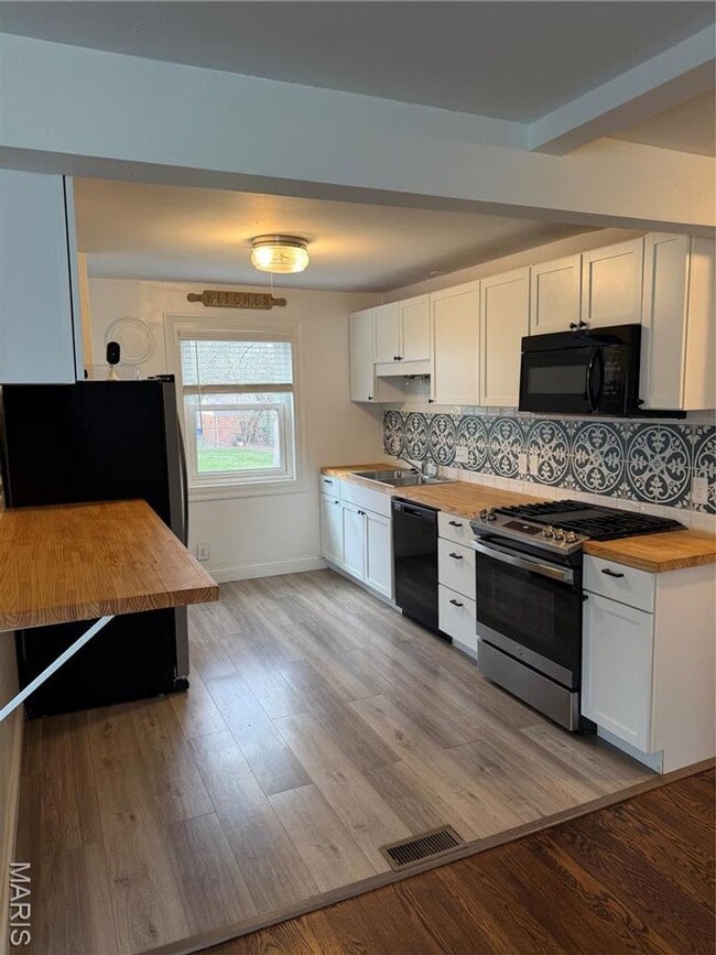 Building Photo - 1119 N McKnight Rd