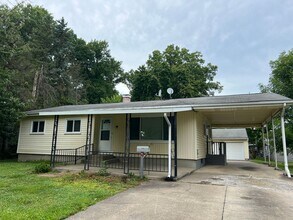 Building Photo - 3908 Staatz Dr