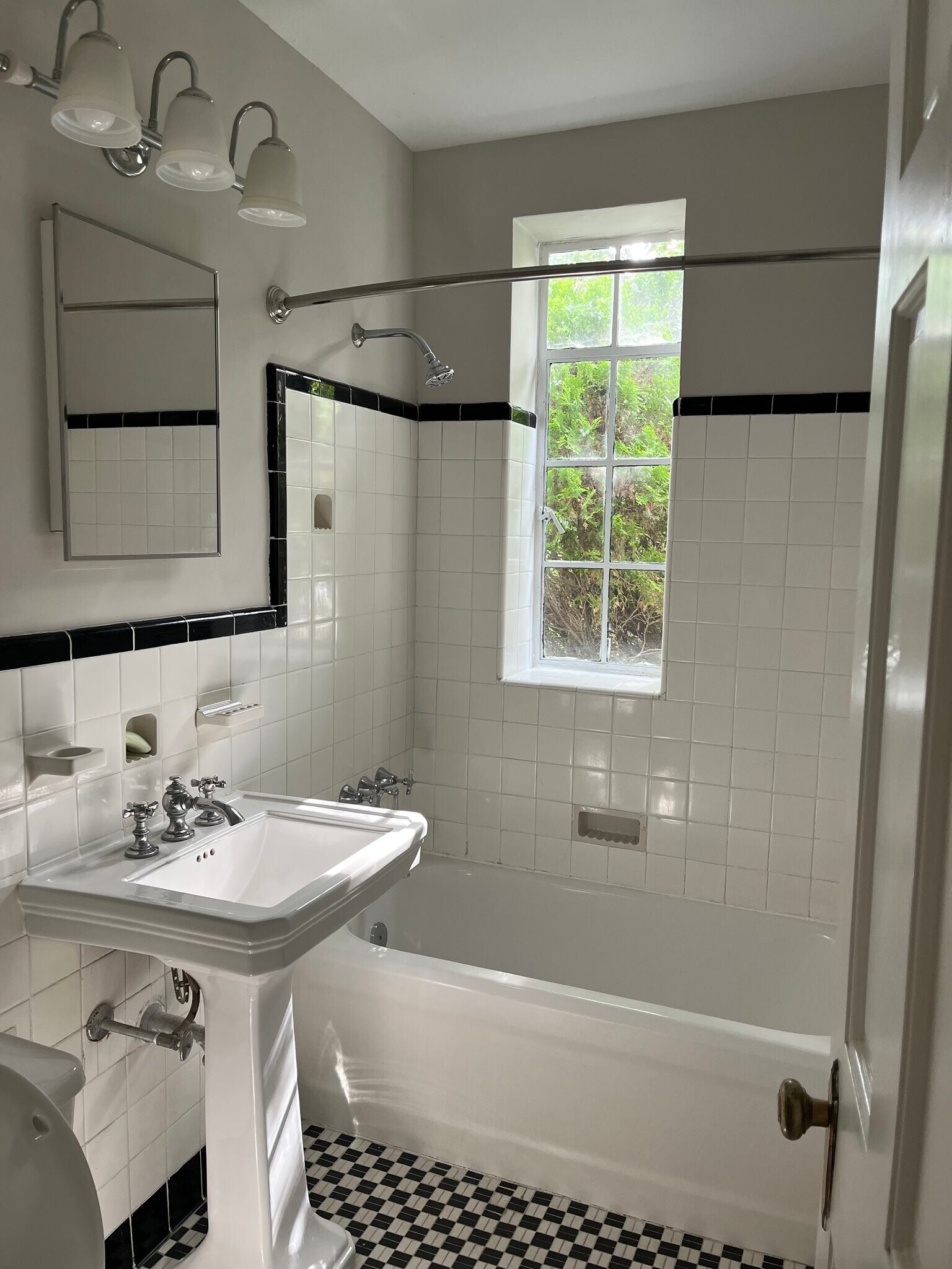 Building Photo - 1700 N Elm St