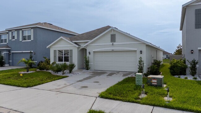 Building Photo - 4 Bedroom, 2 Bathroom home For Rent in Parrish