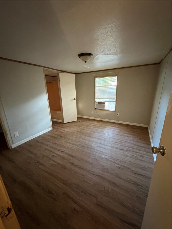 Building Photo - 210 Ridgeside Ct