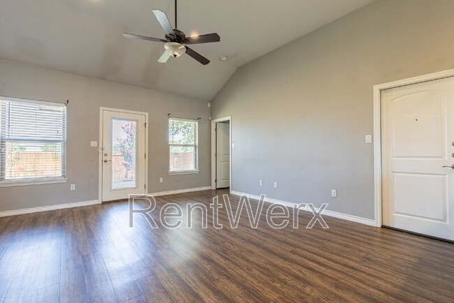 Building Photo - 120 Navarro Xing