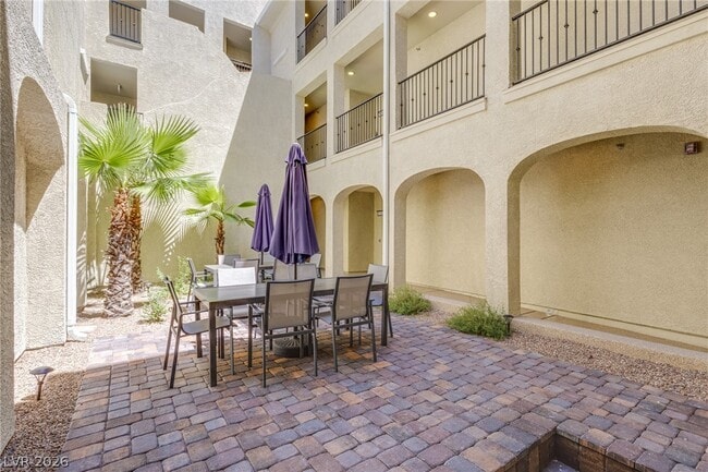 Building Photo - 2555 Hampton Rd