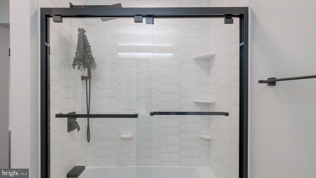 Building Photo - 444 N 4th St