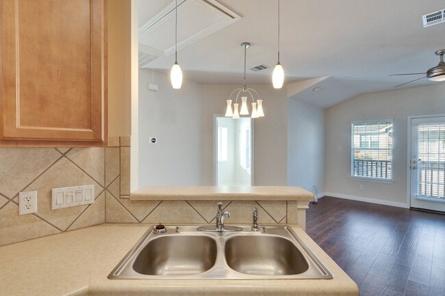 Building Photo - 1900 Scofield Ridge Pkwy