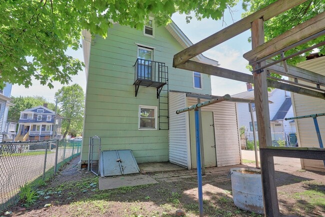 Building Photo - 25 Wolcott St