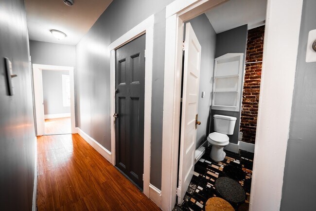 Building Photo - 130 Shurtleff St