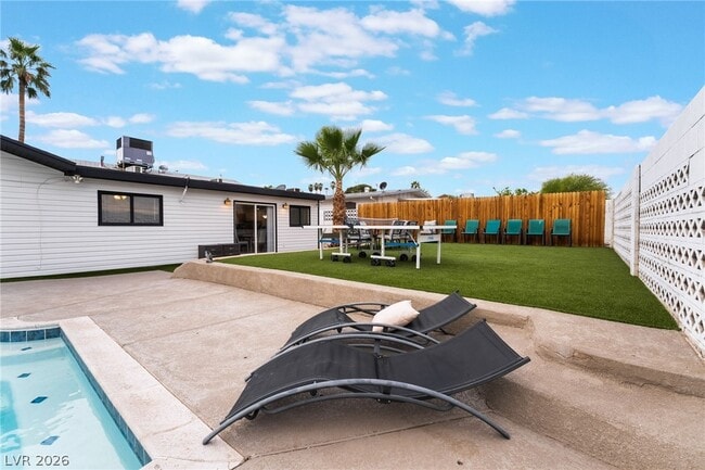 Building Photo - 3992 Chinchilla Ave