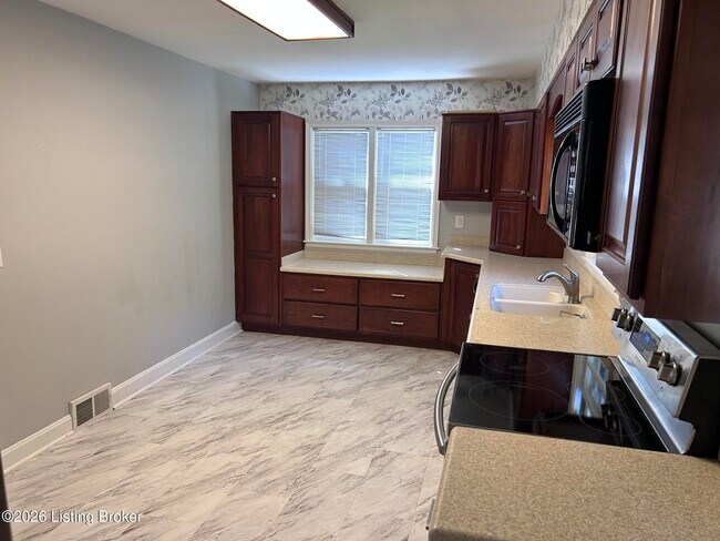 Building Photo - 11801 Wetherby Ave