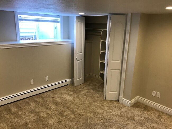 Building Photo - 3375 S Riviera Dr