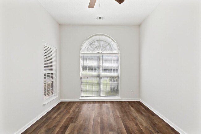 Building Photo - 371 Marshview Dr